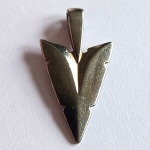 Arrowhead pendant spear arrow head dark silver tone metal archer archery